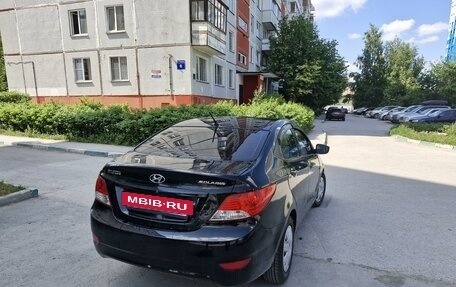 Hyundai Solaris II рестайлинг, 2013 год, 560 000 рублей, 3 фотография