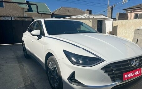 Hyundai Sonata VIII, 2021 год, 2 350 000 рублей, 2 фотография