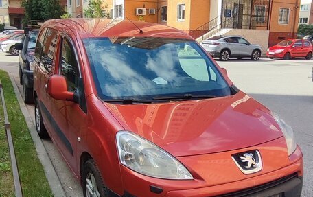 Peugeot Partner II рестайлинг 2, 2010 год, 300 000 рублей, 2 фотография