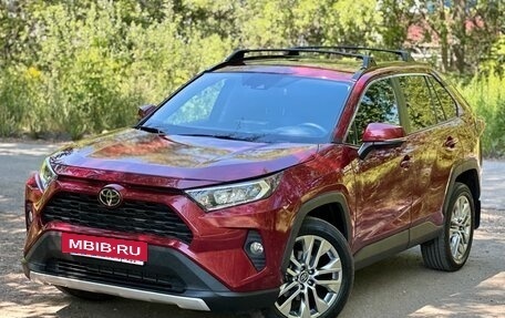 Toyota RAV4, 2020 год, 3 649 999 рублей, 2 фотография