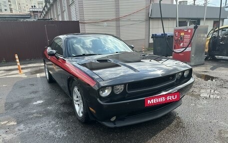 Dodge Challenger III рестайлинг 2, 2012 год, 3 750 000 рублей, 2 фотография