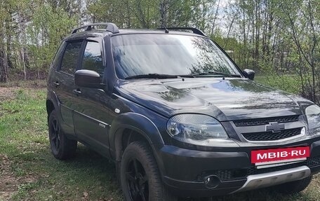 Chevrolet Niva I рестайлинг, 2017 год, 870 000 рублей, 3 фотография