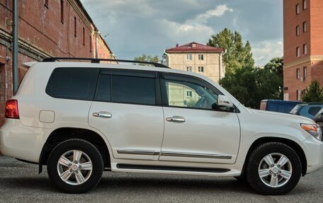 Toyota Land Cruiser 200, 2015 год, 4 900 000 рублей, 3 фотография