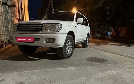 Toyota Land Cruiser 100 рестайлинг 2, 2001 год, 2 000 000 рублей, 2 фотография