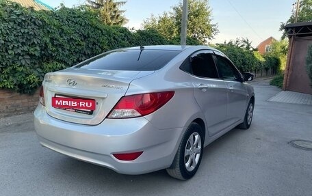 Hyundai Solaris II рестайлинг, 2011 год, 820 000 рублей, 5 фотография