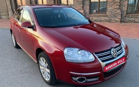 Volkswagen Jetta VI, 2010 год, 750 000 рублей, 3 фотография