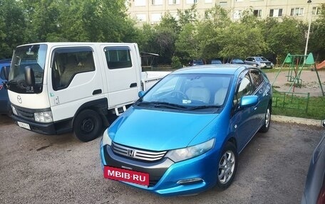 Honda Insight II рестайлинг, 2009 год, 750 000 рублей, 2 фотография