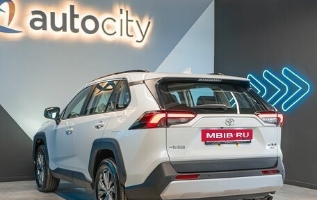 Toyota RAV4, 2024 год, 4 650 000 рублей, 8 фотография