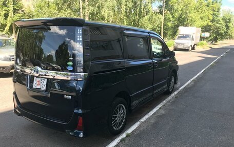 Toyota Voxy III, 2016 год, 1 950 000 рублей, 8 фотография