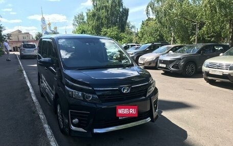 Toyota Voxy III, 2016 год, 1 950 000 рублей, 3 фотография