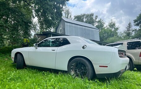 Dodge Challenger III рестайлинг 2, 2019 год, 3 150 000 рублей, 4 фотография