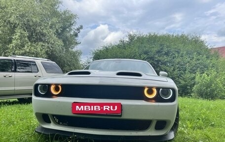 Dodge Challenger III рестайлинг 2, 2019 год, 3 150 000 рублей, 5 фотография