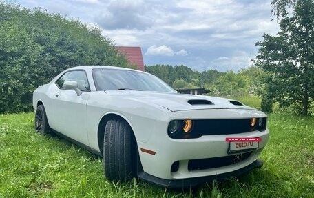 Dodge Challenger III рестайлинг 2, 2019 год, 3 150 000 рублей, 3 фотография