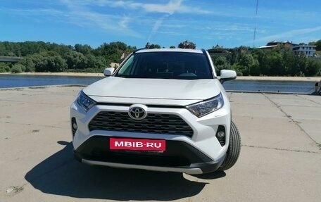 Toyota RAV4, 2020 год, 3 950 000 рублей, 1 фотография