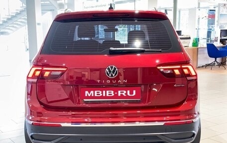 Volkswagen Tiguan II, 2021 год, 3 747 000 рублей, 5 фотография