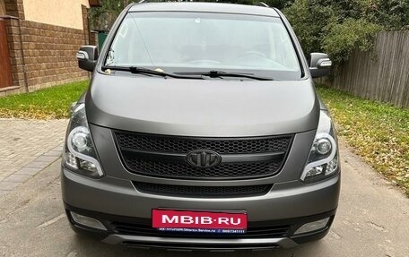 Hyundai Grand Starex Grand Starex I рестайлинг 2, 2008 год, 2 450 000 рублей, 1 фотография