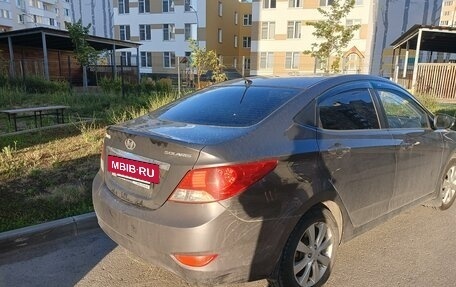 Hyundai Solaris II рестайлинг, 2011 год, 670 000 рублей, 3 фотография