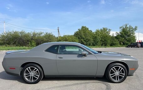 Dodge Challenger III рестайлинг 2, 2019 год, 2 490 000 рублей, 2 фотография