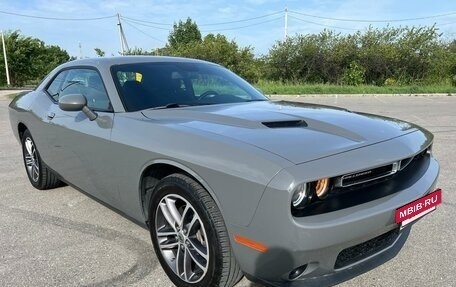 Dodge Challenger III рестайлинг 2, 2019 год, 2 490 000 рублей, 3 фотография