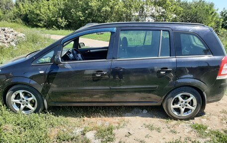 Opel Zafira B, 2008 год, 655 000 рублей, 1 фотография