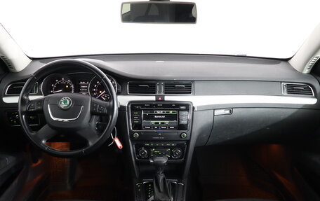 Skoda Superb III рестайлинг, 2012 год, 1 229 000 рублей, 13 фотография