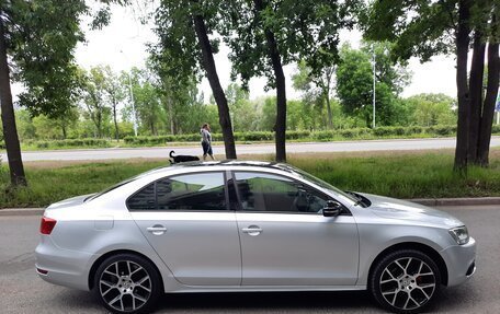 Volkswagen Jetta VI, 2012 год, 800 000 рублей, 4 фотография