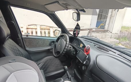 Chevrolet Niva I рестайлинг, 2003 год, 310 000 рублей, 7 фотография