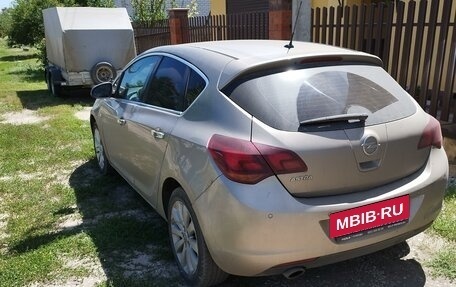 Opel Astra J, 2011 год, 680 000 рублей, 4 фотография