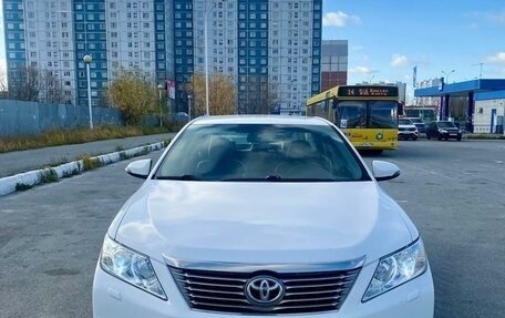 Toyota Camry, 2013 год, 2 150 000 рублей, 15 фотография