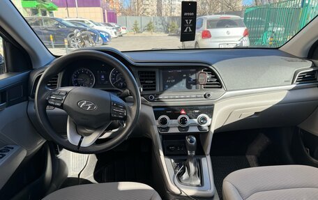 Hyundai Elantra VI рестайлинг, 2019 год, 1 750 000 рублей, 9 фотография