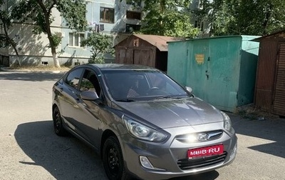 Hyundai Solaris II рестайлинг, 2013 год, 800 000 рублей, 1 фотография