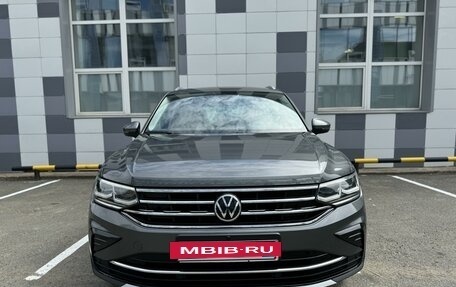 Volkswagen Tiguan II, 2021 год, 4 000 000 рублей, 8 фотография