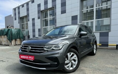 Volkswagen Tiguan II, 2021 год, 4 000 000 рублей, 3 фотография