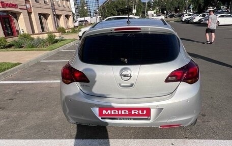 Opel Astra J, 2011 год, 850 000 рублей, 3 фотография