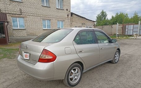 Toyota Prius IV XW50, 2002 год, 500 000 рублей, 5 фотография