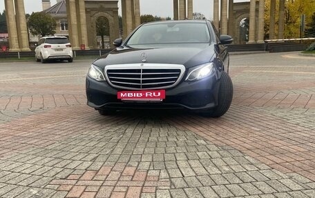 Mercedes-Benz E-Класс, 2019 год, 3 555 000 рублей, 2 фотография