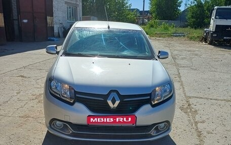 Renault Logan II, 2015 год, 720 000 рублей, 3 фотография