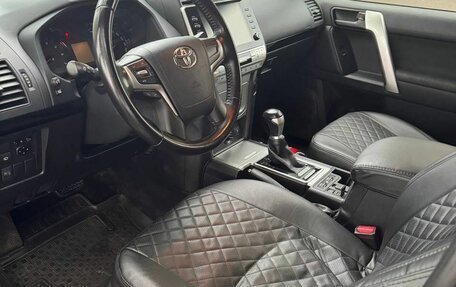 Toyota Land Cruiser Prado 150 рестайлинг 2, 2021 год, 6 900 000 рублей, 8 фотография