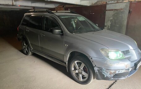 Mitsubishi Outlander III рестайлинг 3, 2004 год, 520 000 рублей, 2 фотография