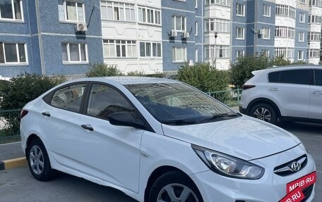 Hyundai Solaris II рестайлинг, 2014 год, 735 000 рублей, 2 фотография