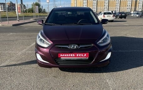 Hyundai Solaris II рестайлинг, 2013 год, 1 300 000 рублей, 3 фотография