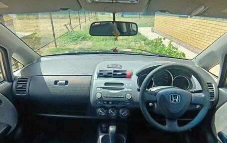 Honda Fit III, 2003 год, 350 000 рублей, 8 фотография