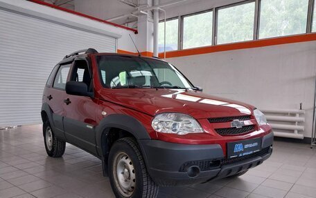 Chevrolet Niva I рестайлинг, 2015 год, 710 000 рублей, 3 фотография