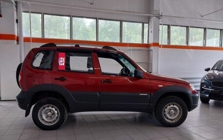 Chevrolet Niva I рестайлинг, 2015 год, 710 000 рублей, 4 фотография