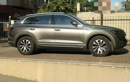 Volkswagen Touareg III, 2021 год, 7 780 000 рублей, 1 фотография