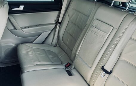 Volkswagen Touareg III, 2011 год, 1 955 000 рублей, 24 фотография