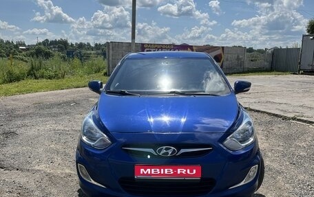 Hyundai Solaris II рестайлинг, 2013 год, 870 000 рублей, 1 фотография