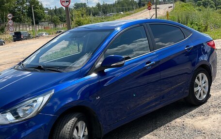 Hyundai Solaris II рестайлинг, 2013 год, 870 000 рублей, 5 фотография