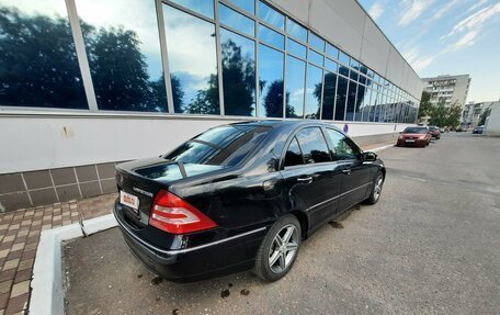 Mercedes-Benz C-Класс, 2005 год, 680 000 рублей, 4 фотография