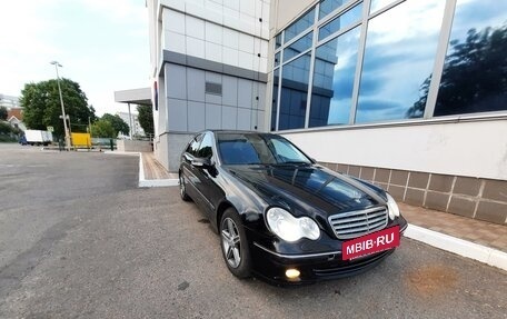 Mercedes-Benz C-Класс, 2005 год, 680 000 рублей, 2 фотография